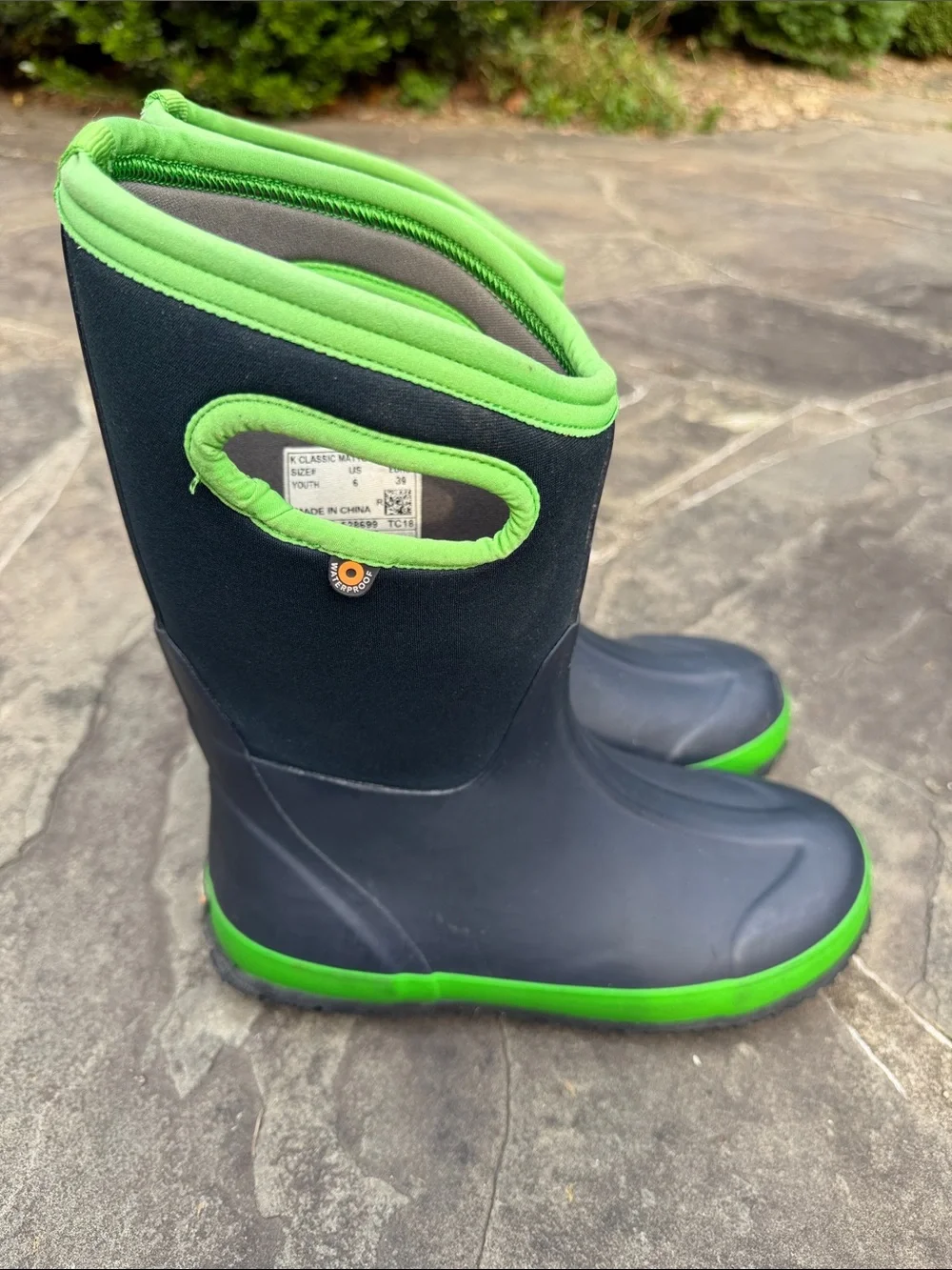 Bogs Kids classic matte Navy & Lime Green Waterproof Pull-On Boots